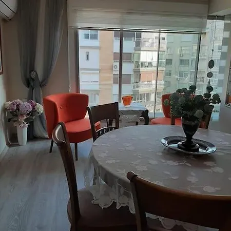 1 Min To Kordon, Newly Renovated * İzmir