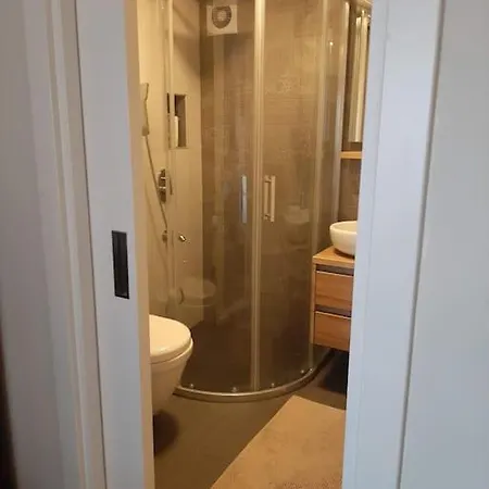 1 Min To Kordon, Newly Renovated * Izmir
